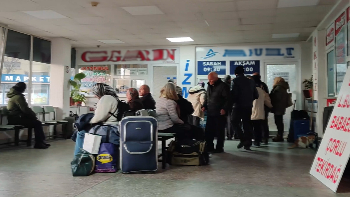 Десетки изселници в Кърджали чакат обещани безплатни билети за Турция