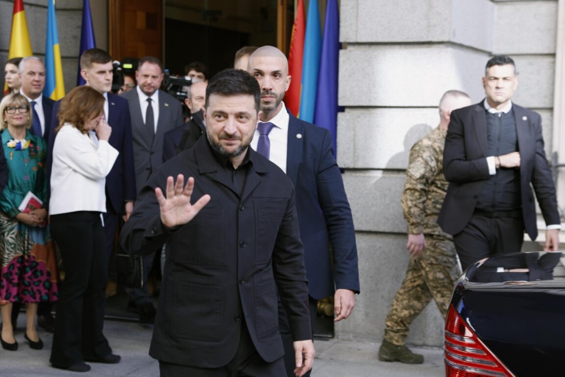 Володимир Зеленски пред долната камара на парламента в Мадрид.