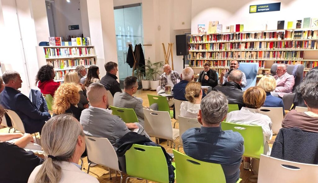 Goethe Enstitüsü'nde düzenlenen kitap tanıtımı