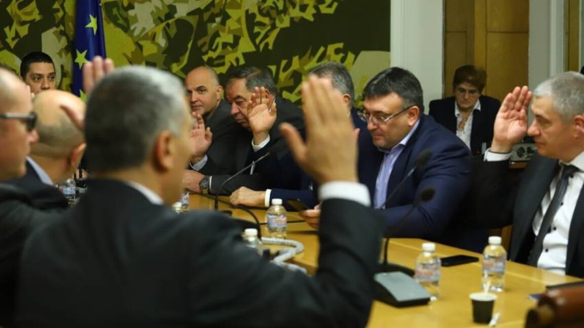 Komisioni i Mbrojtjes në parlament miratoi dërgimin e komplekseve raketore në Ukrainë