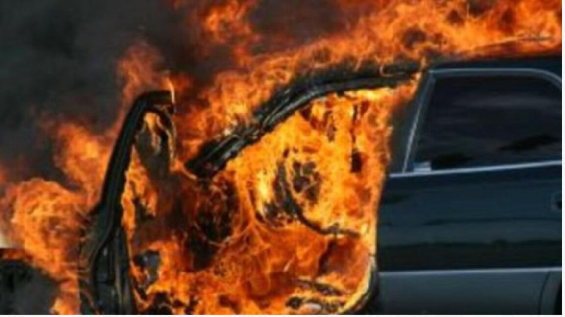 Шофьор загина при пожар в автомобила си