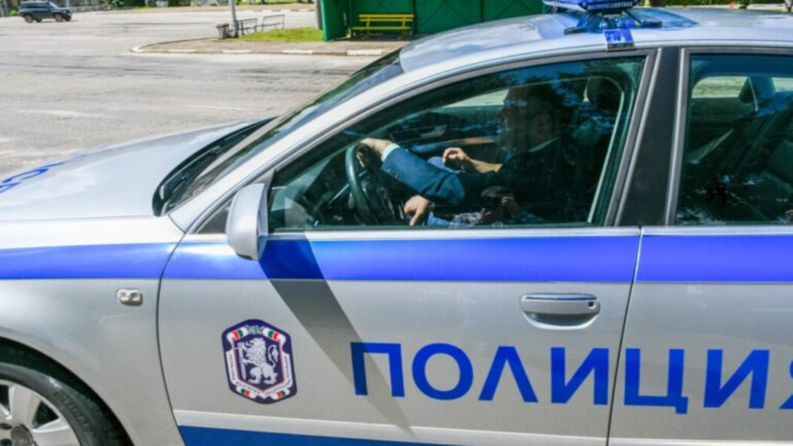 Масово меле предотврати полицията в Кърнаре