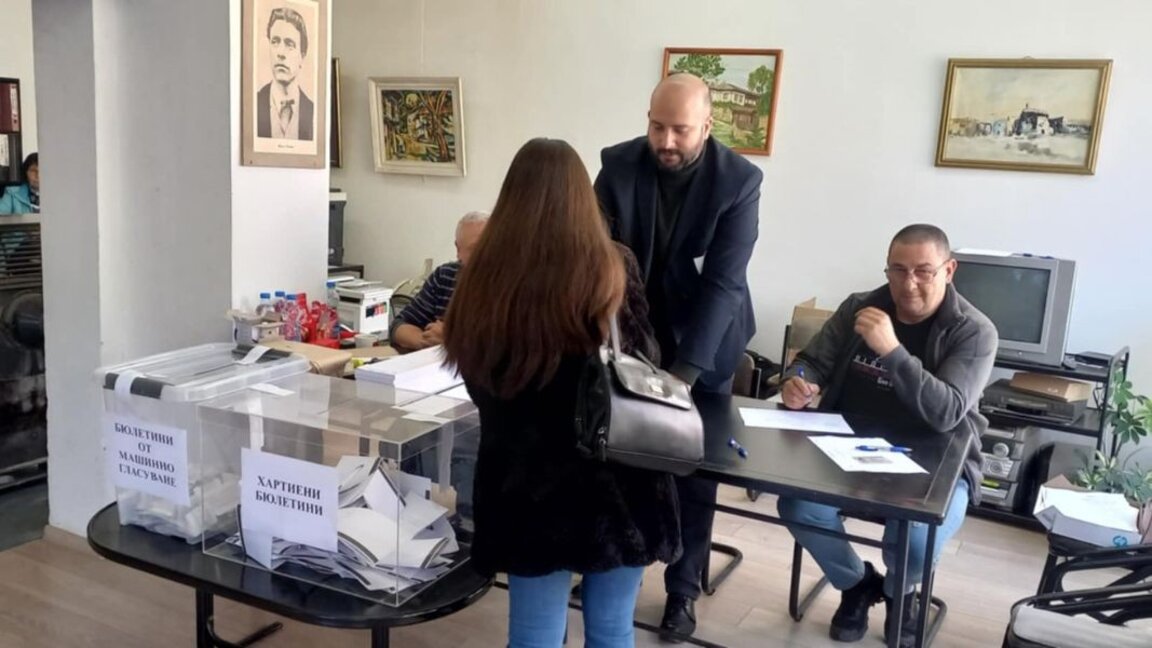 Спокойно протичат изборите в Сърбия, там гласуват и туристи от България