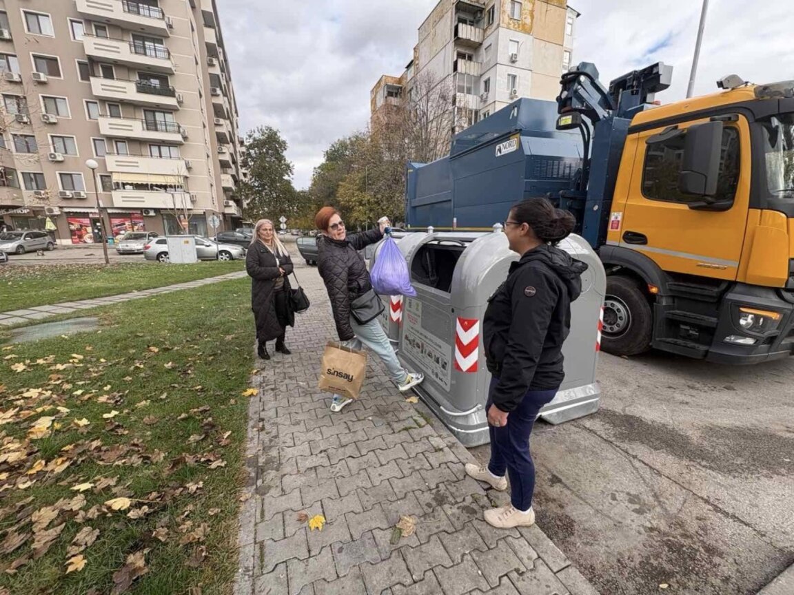 Нови модерни контейнери поставят в ж. р. "Тракия"