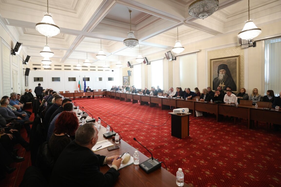 Кръгла маса за обсъждане на Законопроекта за енергията от ВЕИ-та в морските пространства