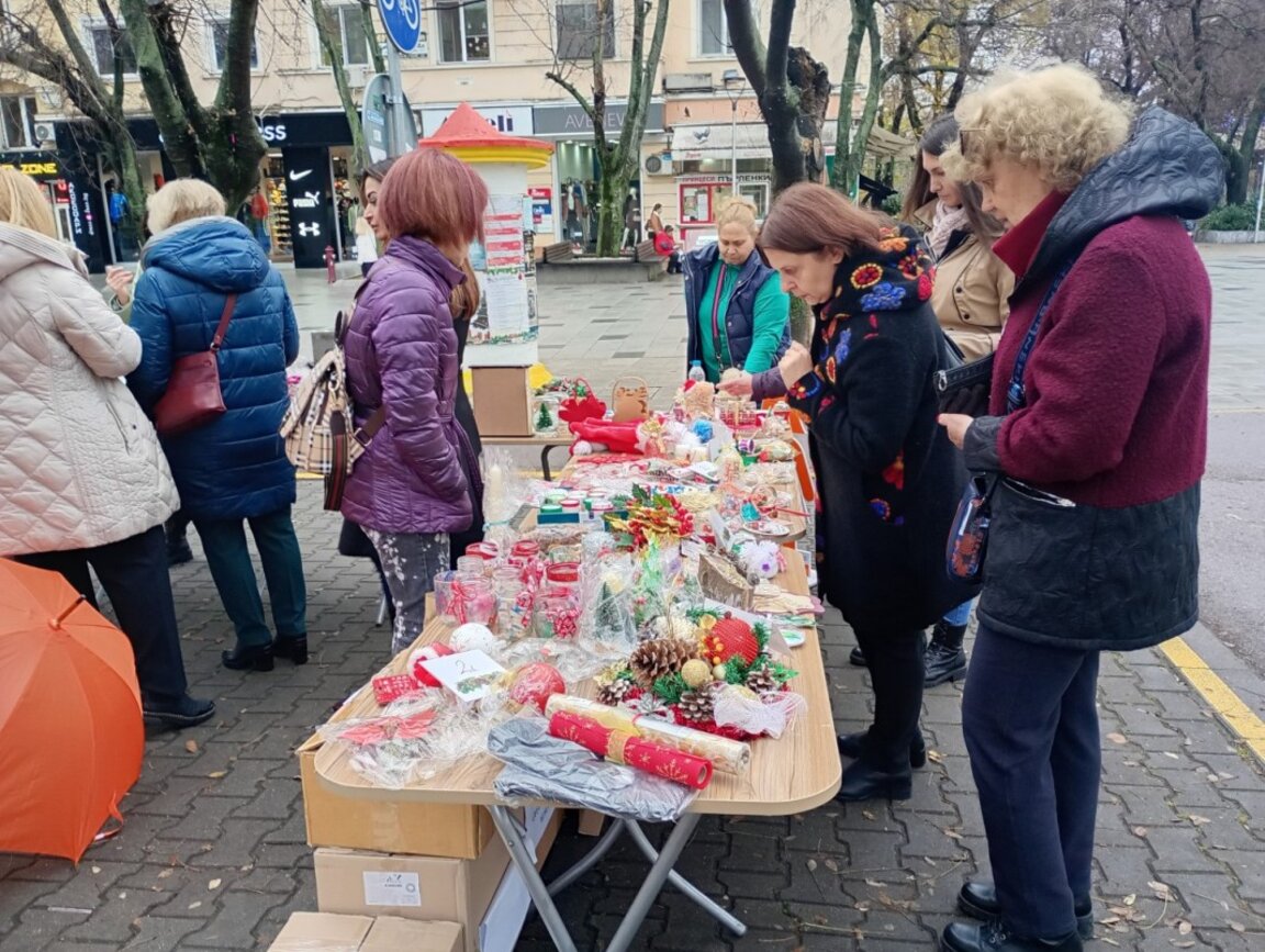 Благотворителен базар организира Зонта клуб.