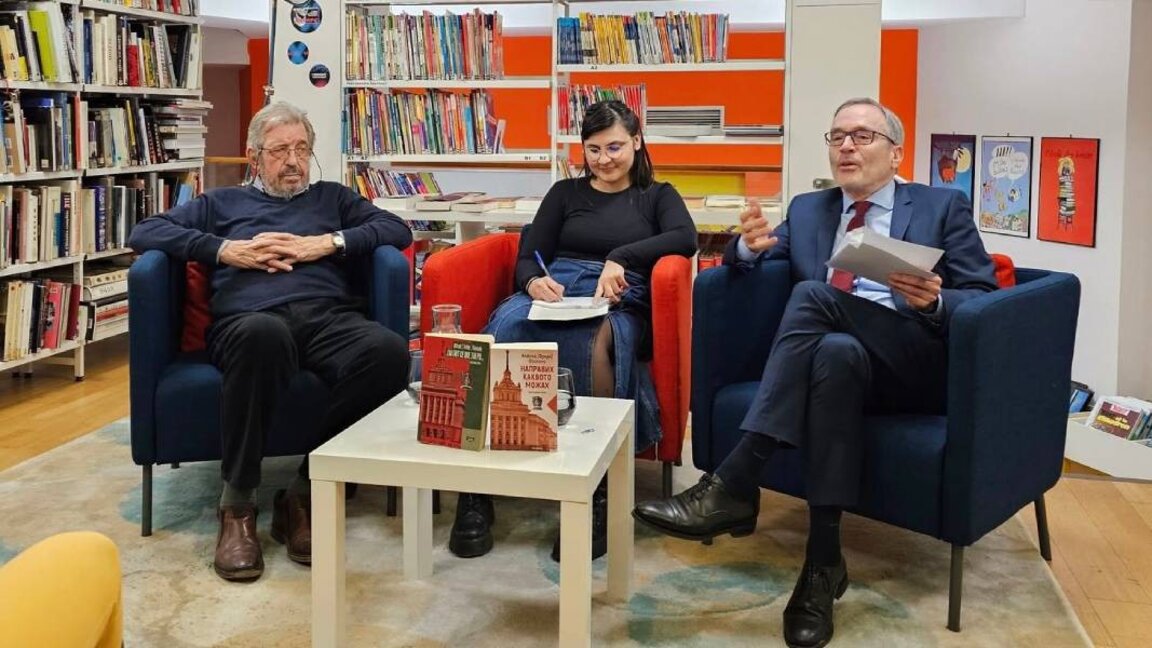 Rencontre littéraire avec Alfred Foscolo (gauche) à l'Institut français de Bulgarie
