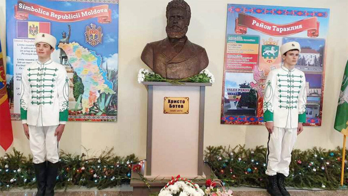 Un bust-monument al lui Hristo Botev a fost dezvelit în satul moldovenesc Valea Perjei