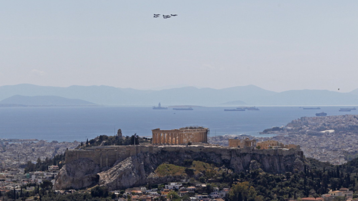 Изглед към Акропола в Атина.