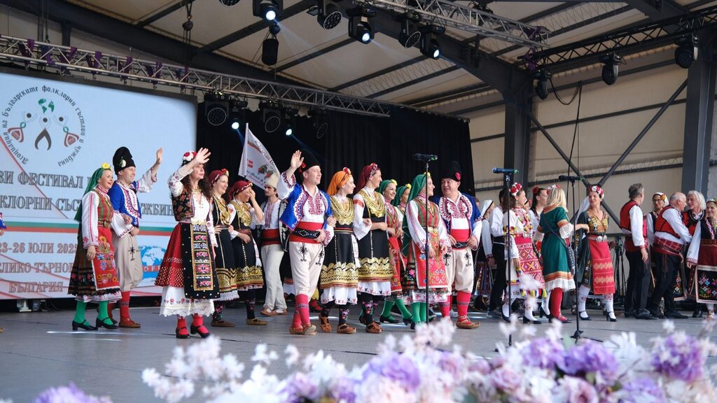 21 Bulgarian folklore ensembles from 8 countries gather for a festival in Burgas