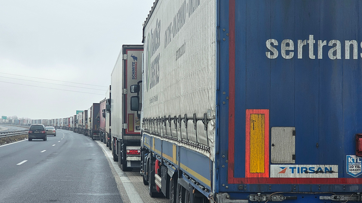 Türkiye istikametinde yoğun kamyon trafiği 