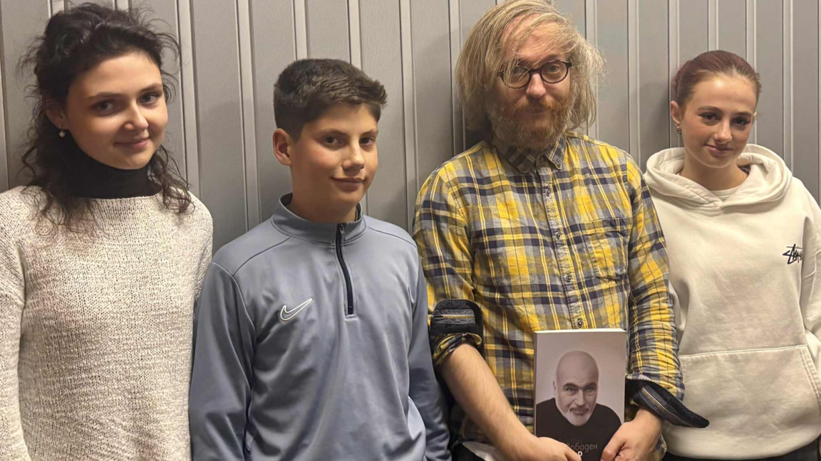 Никол, Иван, Стефан Иванов е Неда