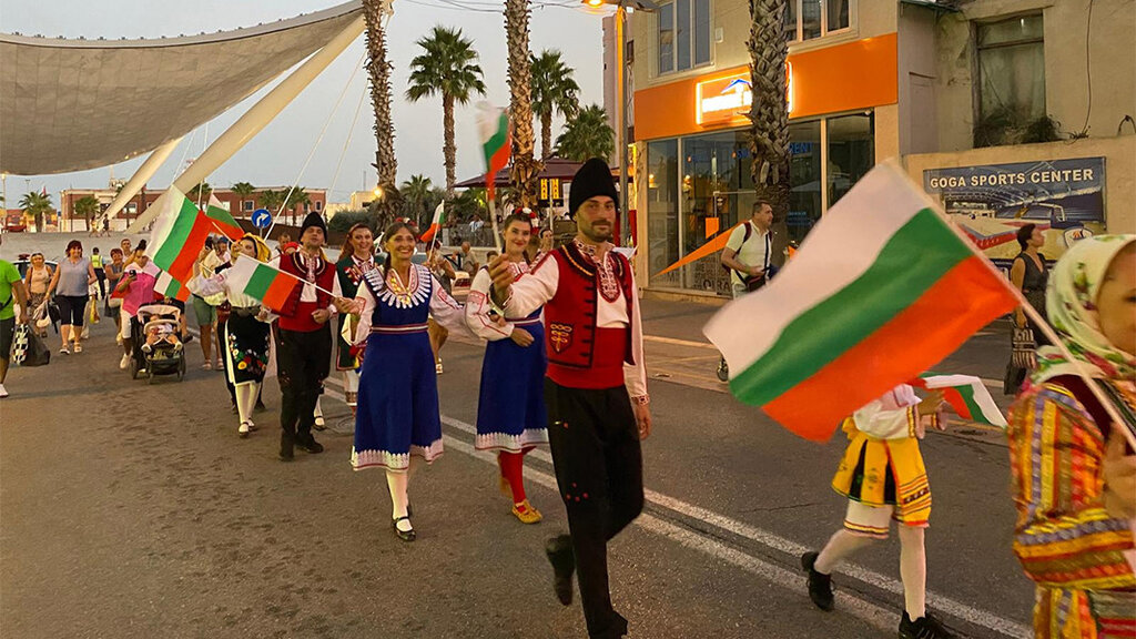Vallet bullgare e ndezën atmosferën në Durrës në "Mbrëmjen e Kulturës së Bullgarisë"