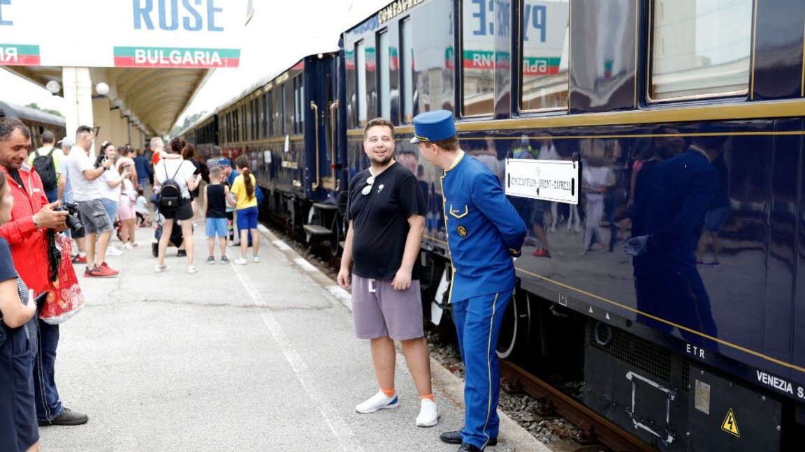 Residents of Ruse await the arrival of the “Orient Express”