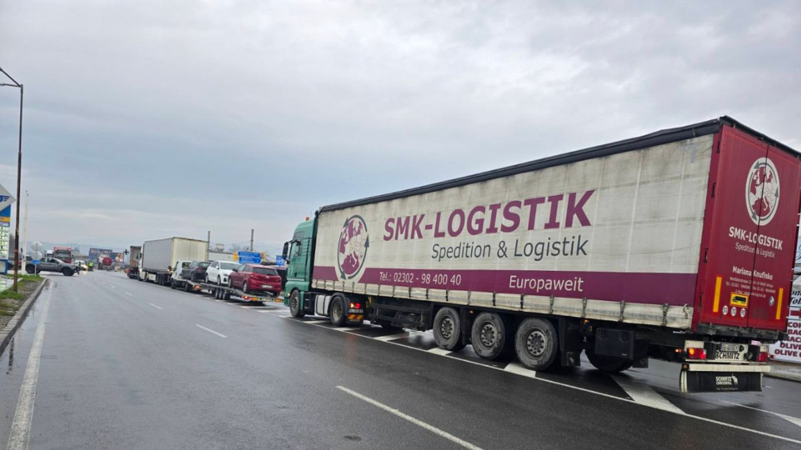 Police halt traffic to Greek border at Kulata due to farmers’ strike