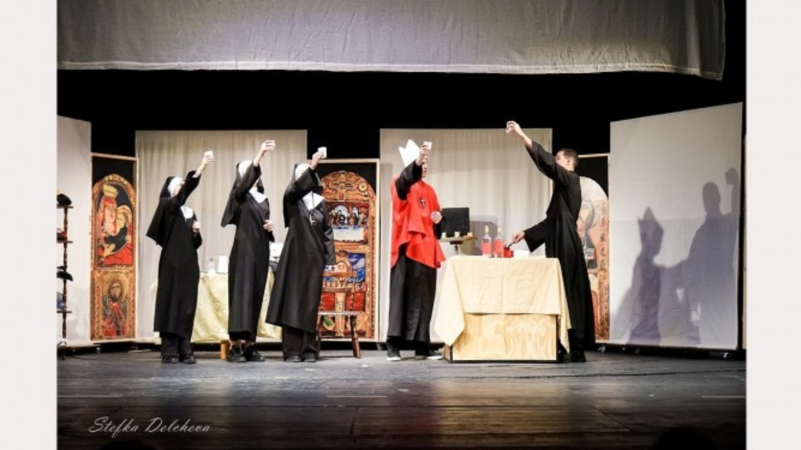 Комедията „Сестри под прикритие“ представят театралите от "Валери и приятели“