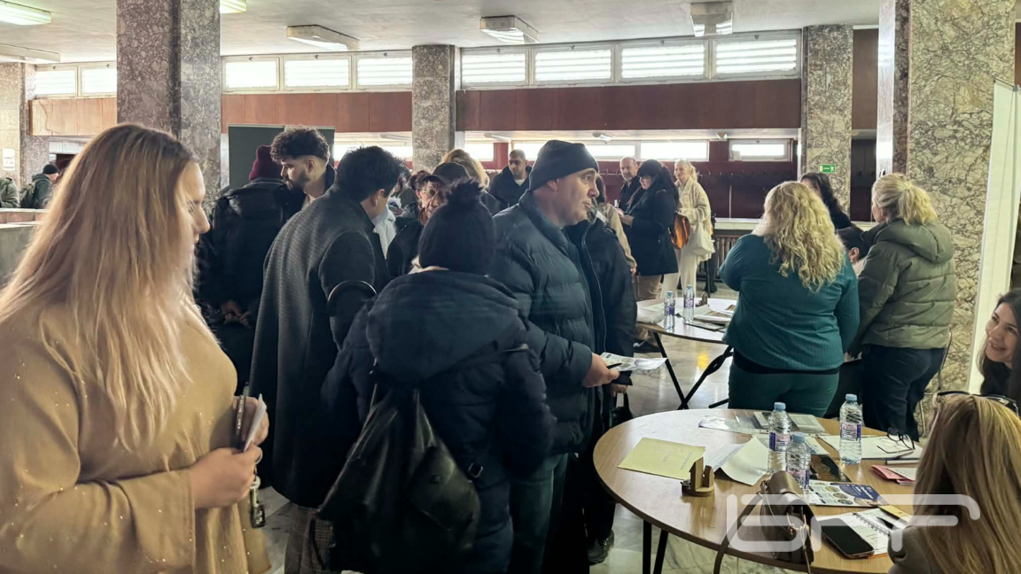 Голям интерес към специализираната трудова борса в Бургас