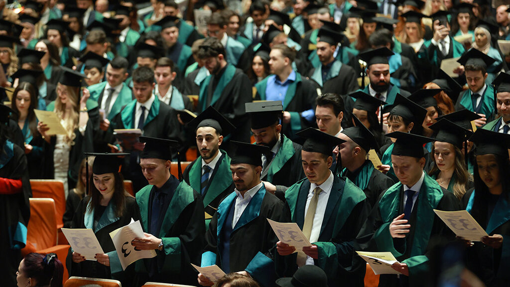 El número de estudiantes extranjeros que estudian en Bulgaria crece un año más