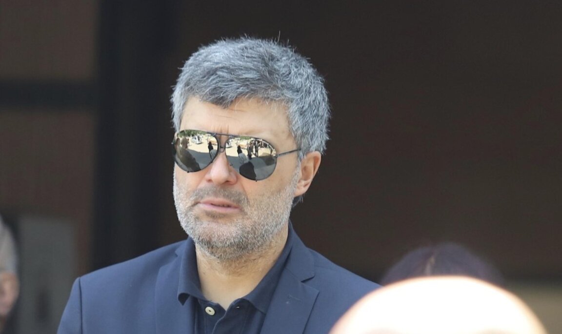 Починал е Тодор Славков