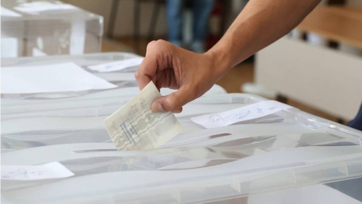Șapte formațiuni intră în noul Parlament cu 50,96% din foile de control procesate