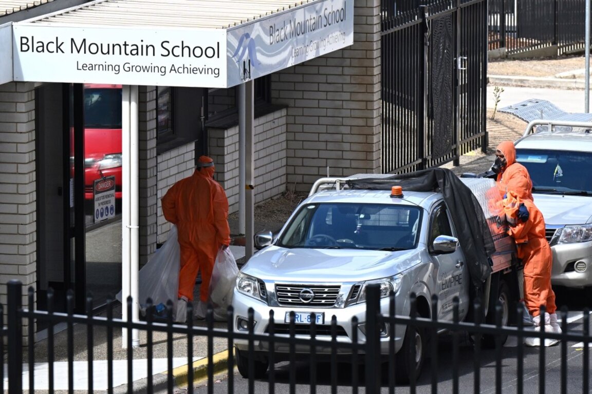 Десетки австралийски училища са затворен...