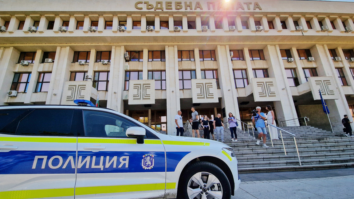 Wave of bomb threats paralyzes dozens of institutions across Bulgaria