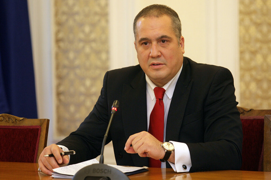 Слави Бинев