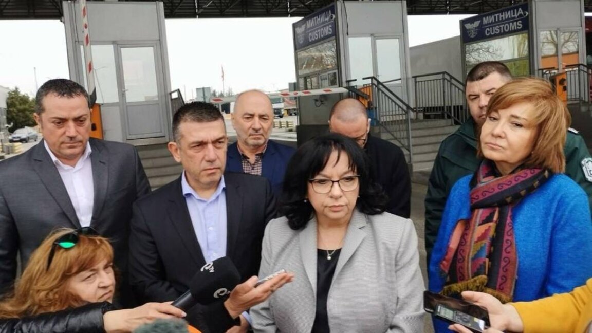 En düşük emekli maaşı alan emeklilere 50 leva Paskalya ikramiyesi