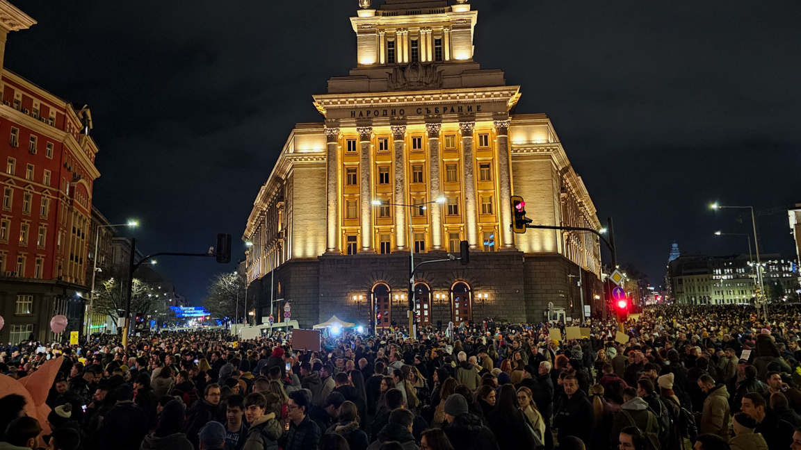 Протест срещу Бюджет 2026 в Триъгълника на властта