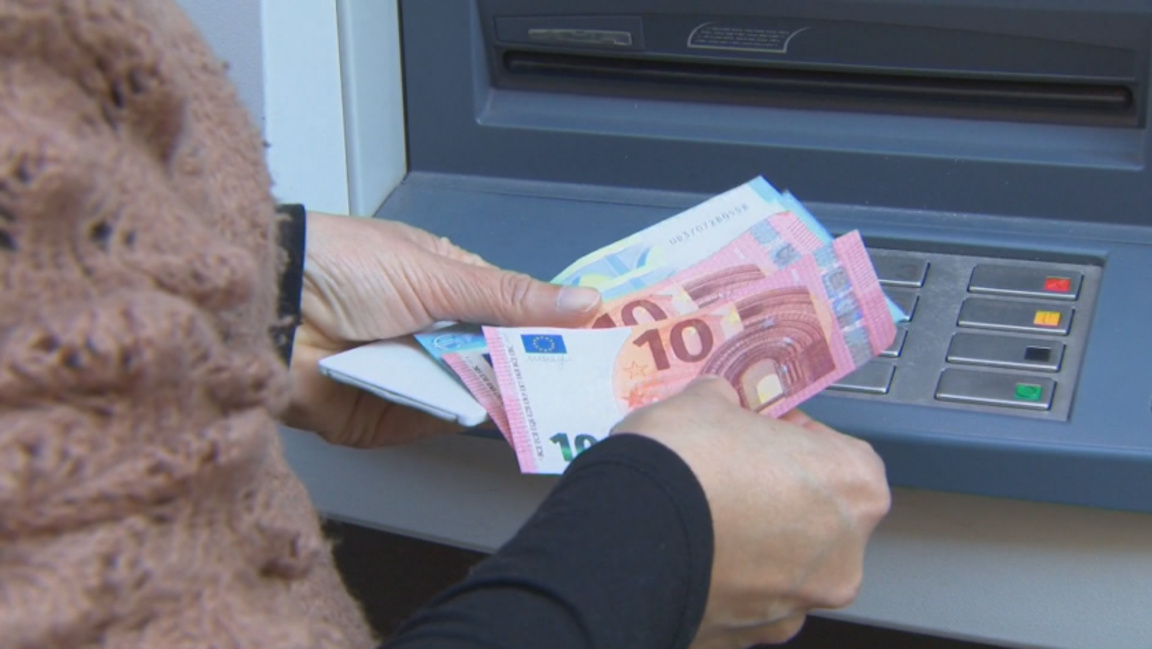 Од 1. јануара ујутро банкомати ће избацивати новчанице евра