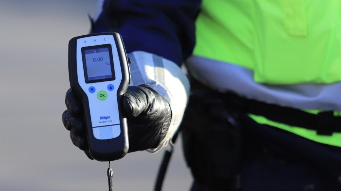 Двама мъже в Бургаско са хванати да шофират след голямо количество алкохол