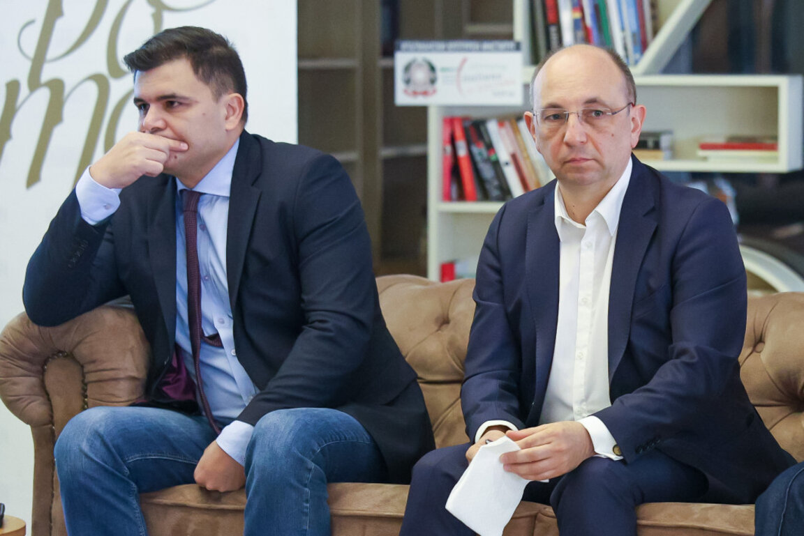 Лъчезар Богданов и Николай Василев (вдясно)