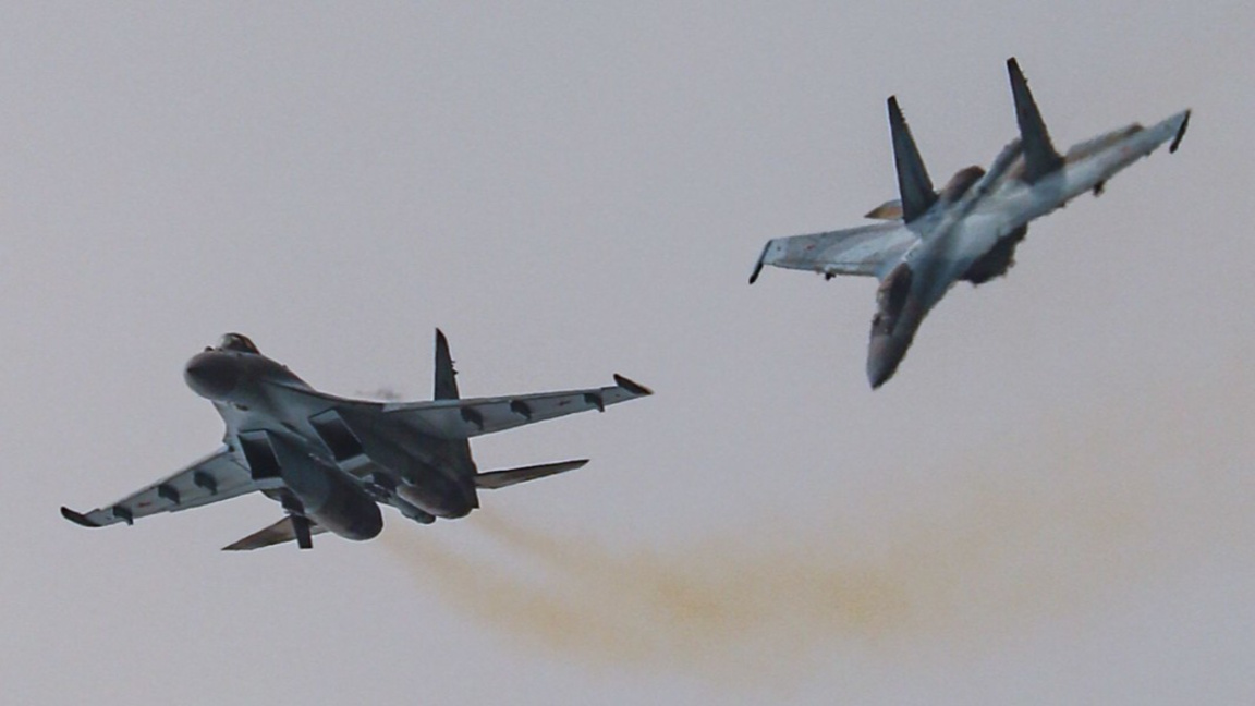 Руски Су-35С на международния авиокосмически салон  МАКС-2021 в Жуковски край Москва