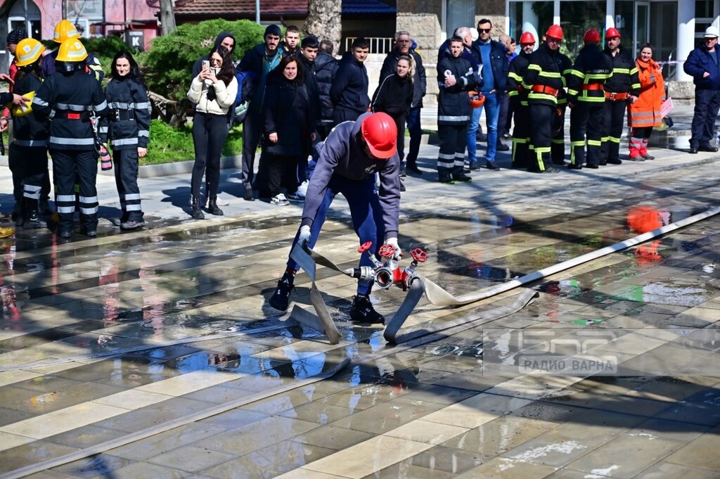 В Провадия доброволните формирования от област Варна демонстрираха умения в състезание (СНИМКИ)