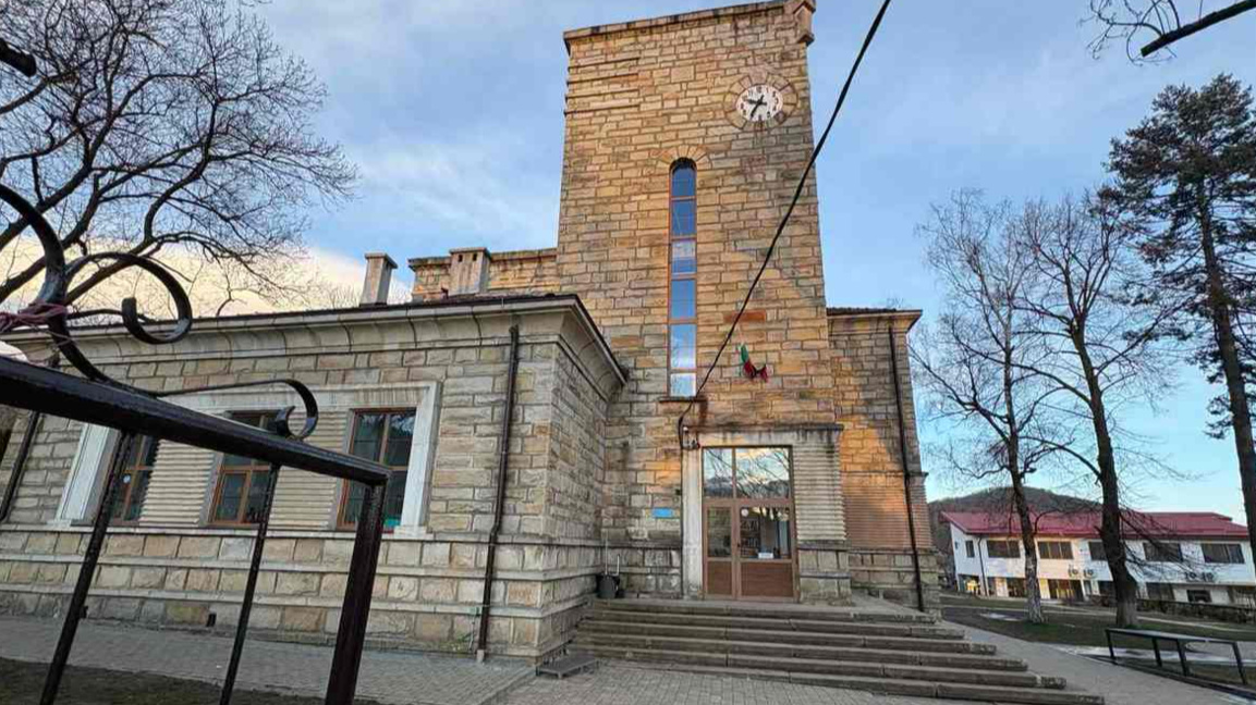 Село Осоица, където се намира частното училище "Космос"