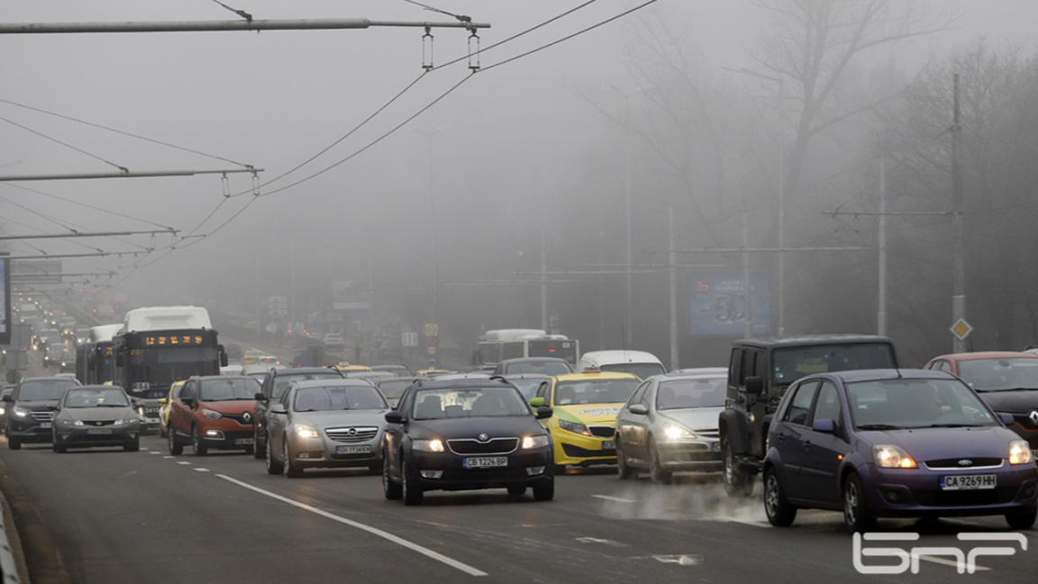 трафик; мръсен въздух; замърсяване; качество на въздуха; автомобили