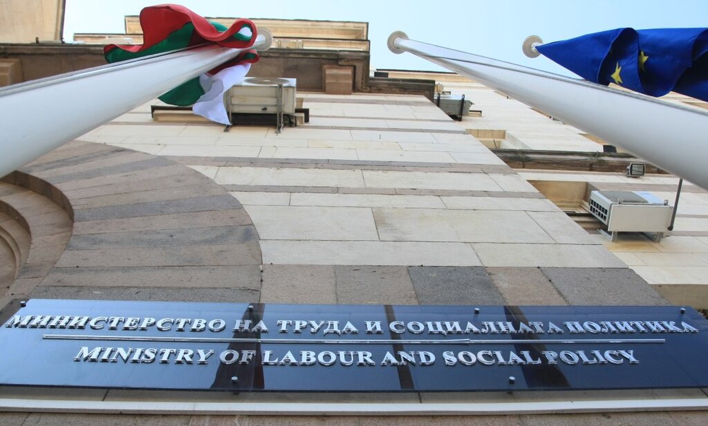 МТСП в отговор на майки-земеделски производители: Промените в КСО целят равнопоставеност