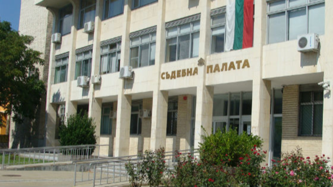 Съдът освободи обвинения за убийството н...
