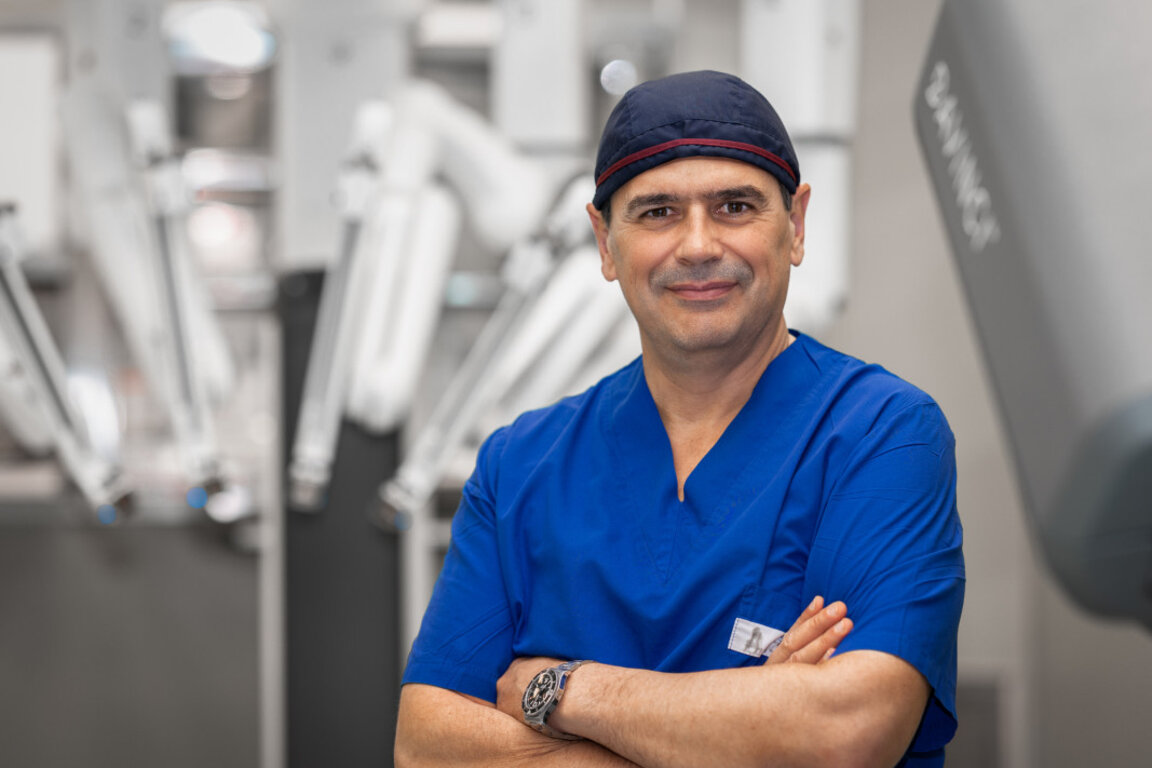 Доц. д-р Веселин Маринов