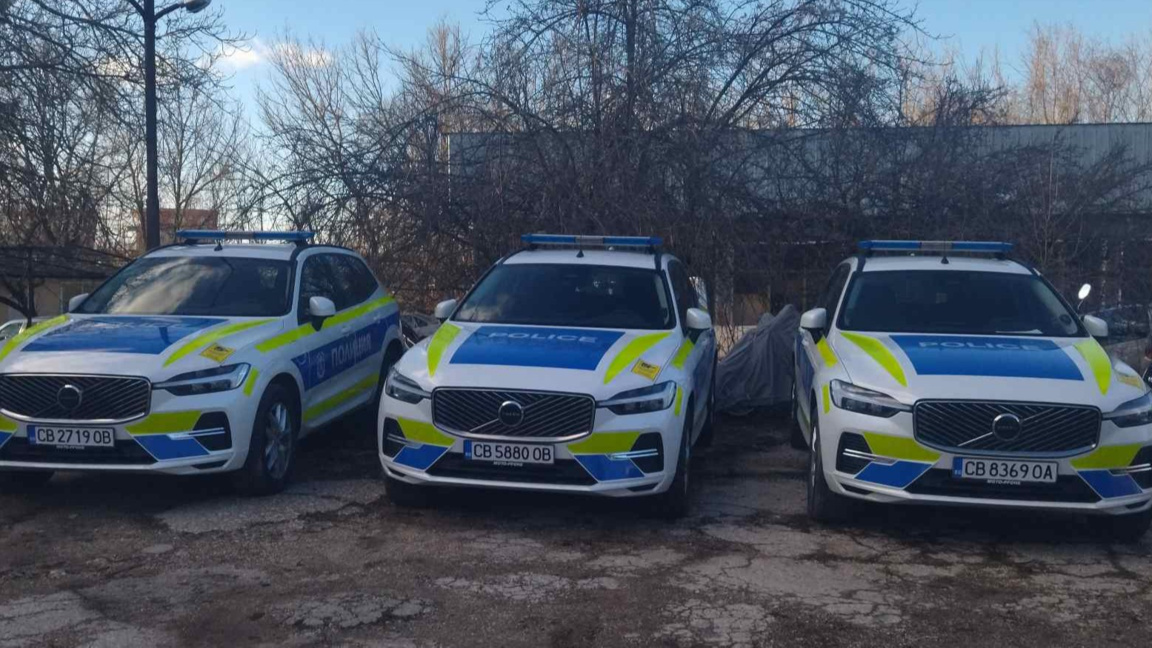 Три нови леки автомобила получи полицията в Разград