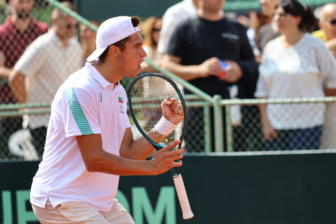 Александър Василев