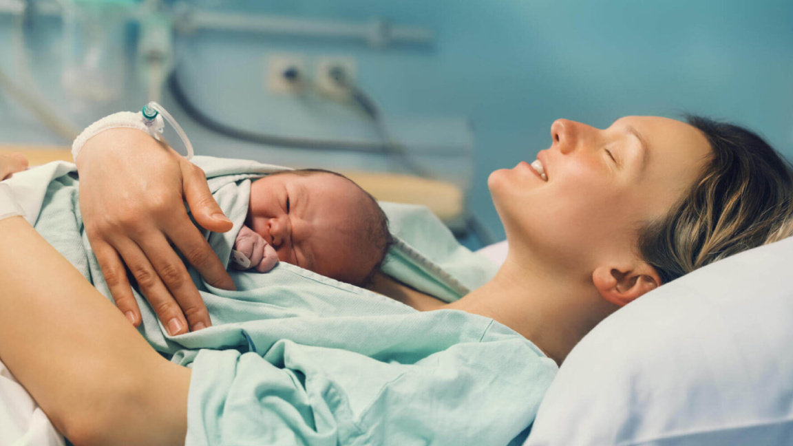 Bulgarian women are the youngest mothers in EU with the highest fertility rate