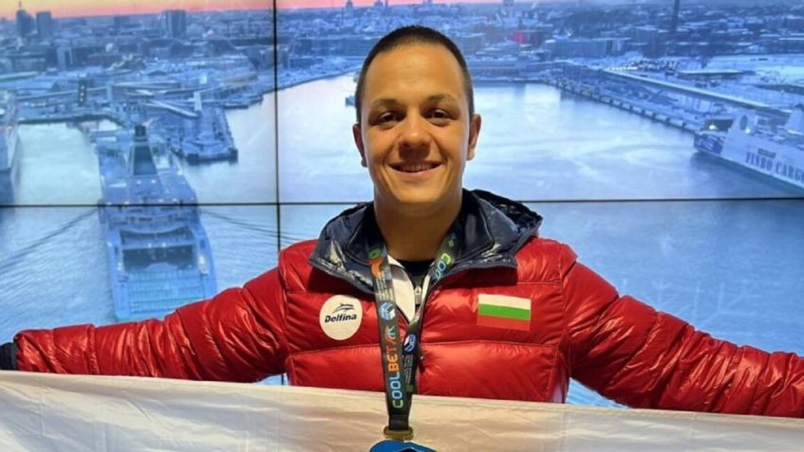 Tsanko Tsankov este campion mondial la înot în ape înghețate!