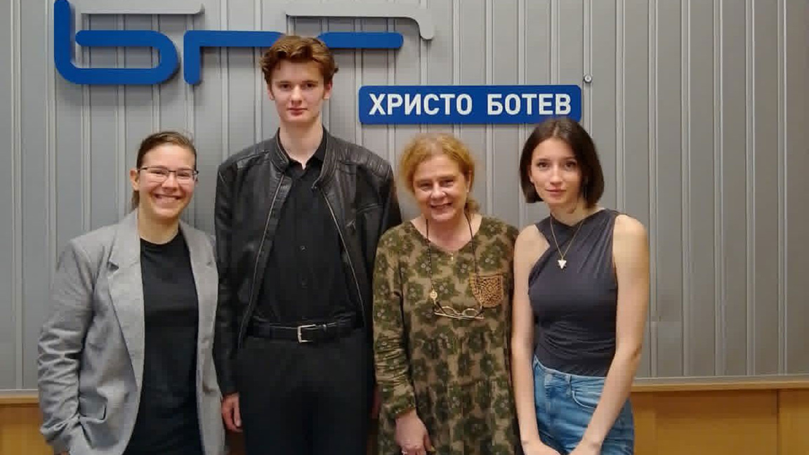 Виктория Печева, Маттео Де Кринис, Ана-Мария Кръстева и Яра Янев