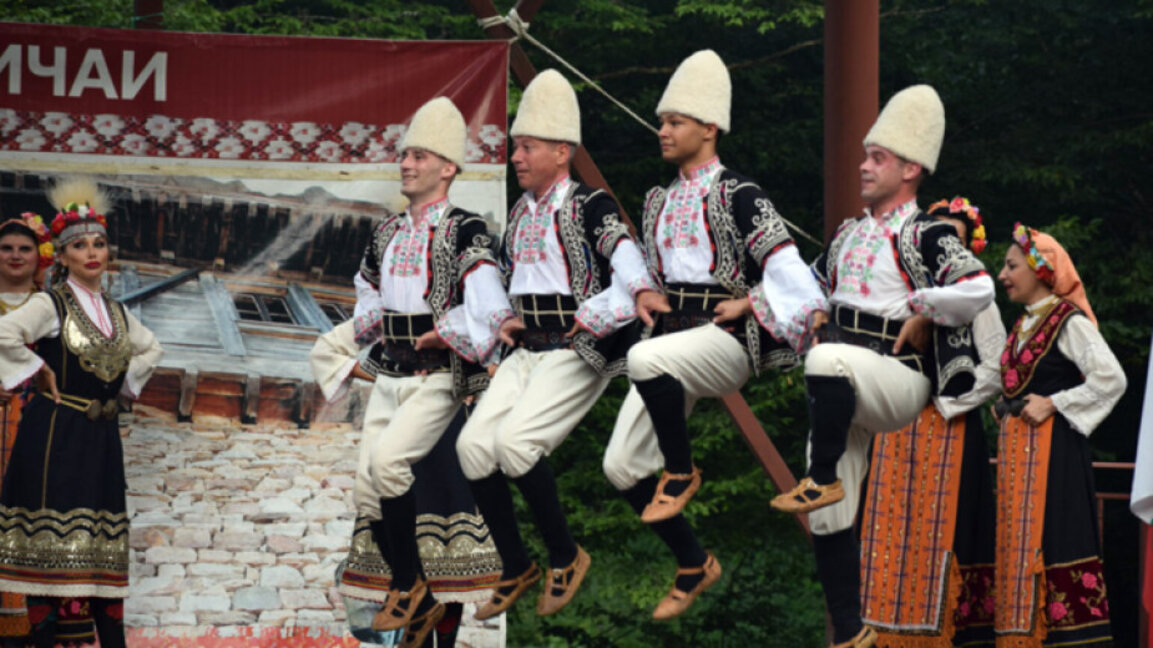 Este fin de semana se presentan trajes típicos y costumbres de toda Bulgaria en Ribaritsa