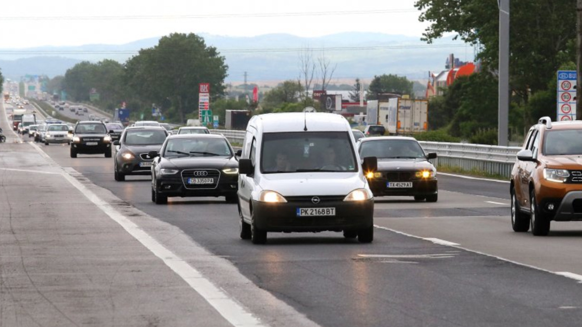 Over 190,000 cars expected to leave Sofia before Easter