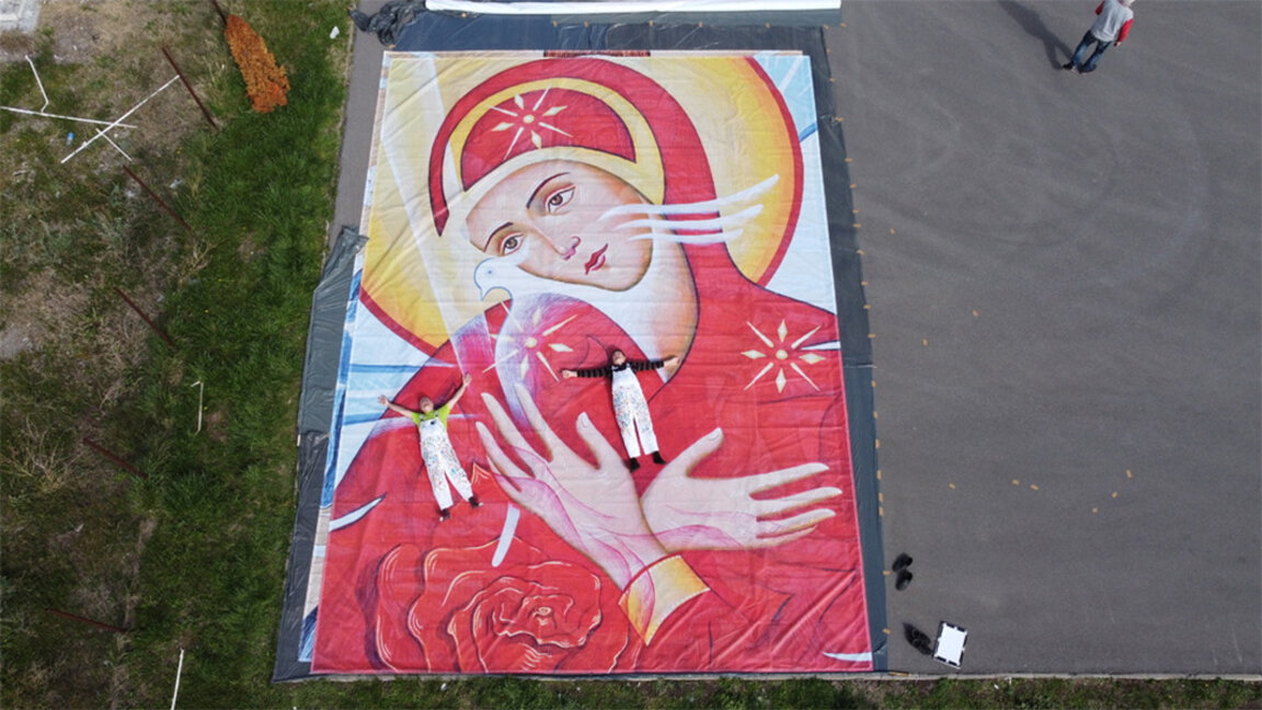 Dian Kostov muestra nuevas dimensiones del arte cristiano en Bruselas