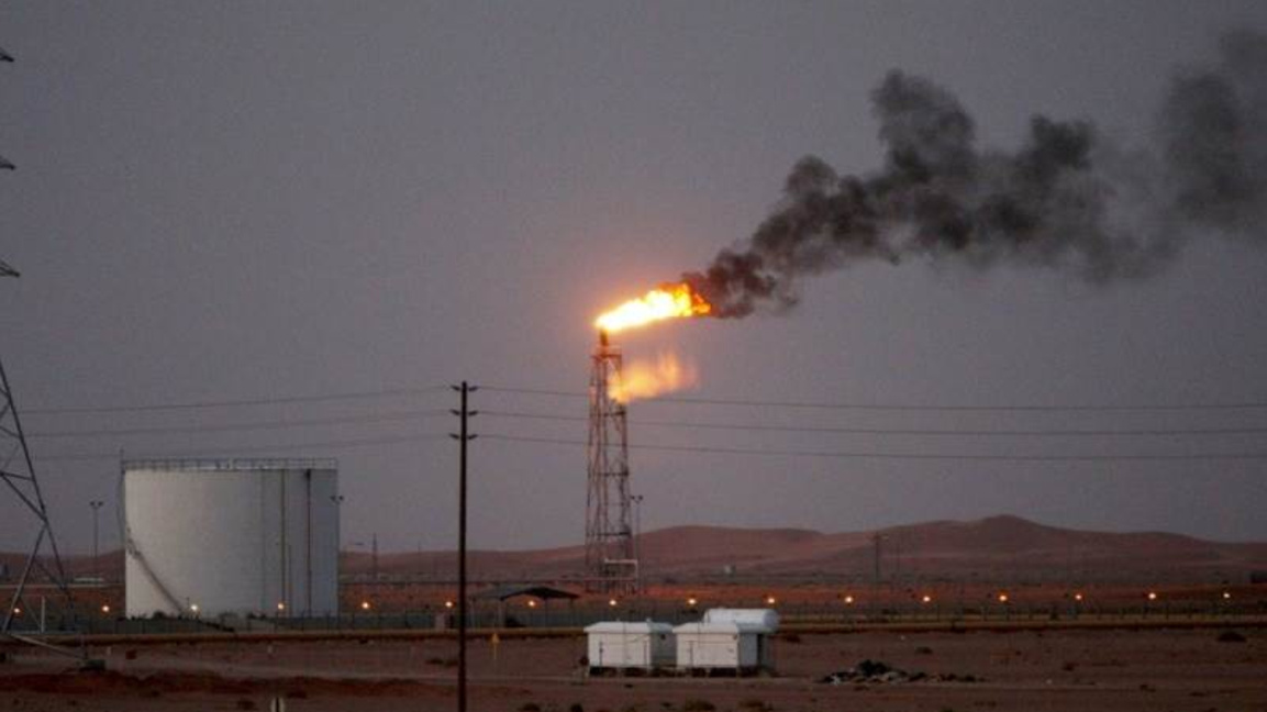 Иран атакува ключово петролно съоръжение на саудитската "Aramco"