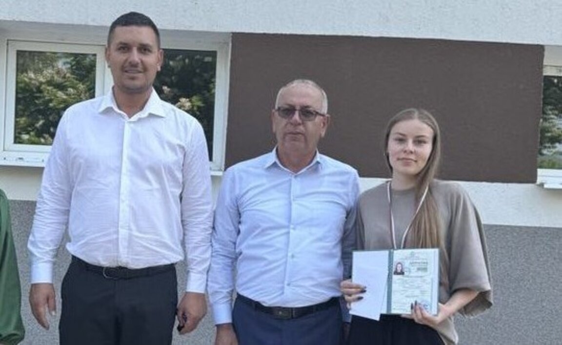 Зрелостничка от Черноочене получи  пълен отличен 6.00 на двете матури