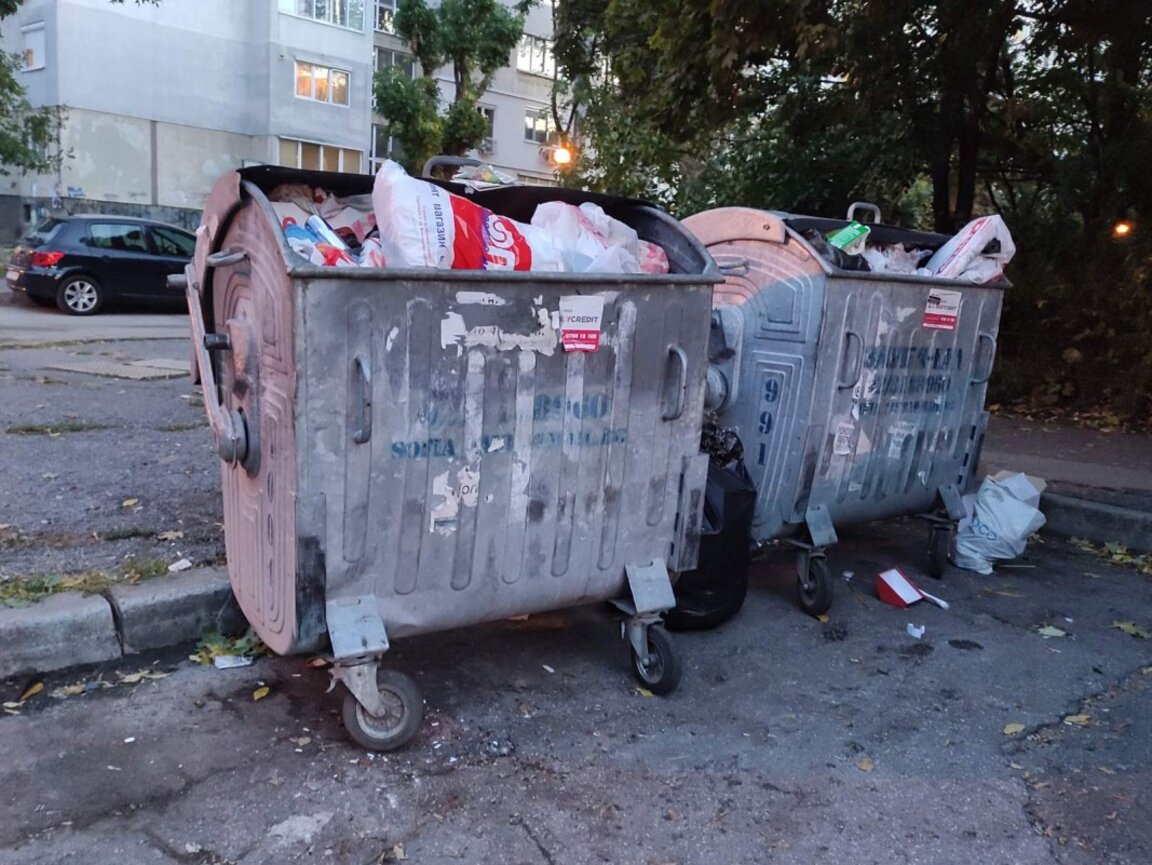 Жители на столичния кв. "Люлин" на протест заради кризата с боклука